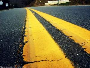 road_yellow_lines_400